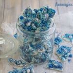 Blue and White Christmas Bark recipe via flouronmyface.com