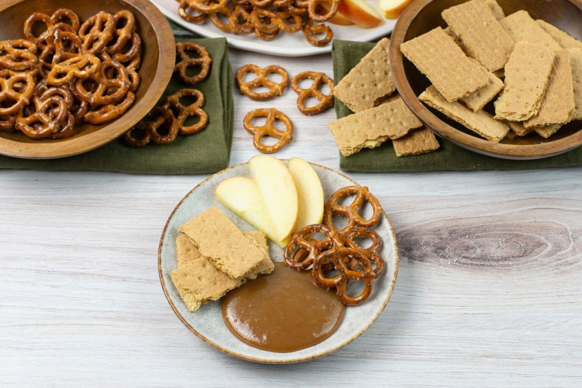 Crock Pot Caramel Dip That Clings Flour On My Face