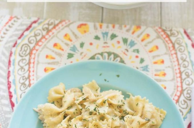 Crock Pot Chicken Alfredo Casserole recipe via flouronmyface.com