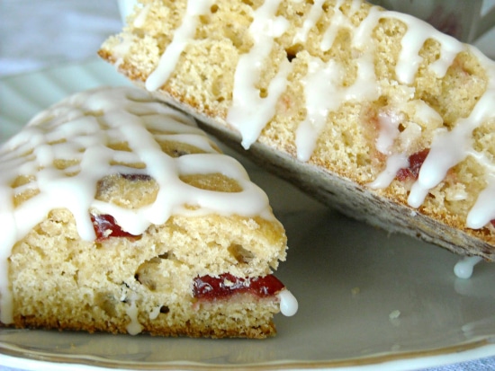 https://flouronmyface.com/wp-content/uploads/2010/08/Cranberry_Scone_Recipe.1.jpg