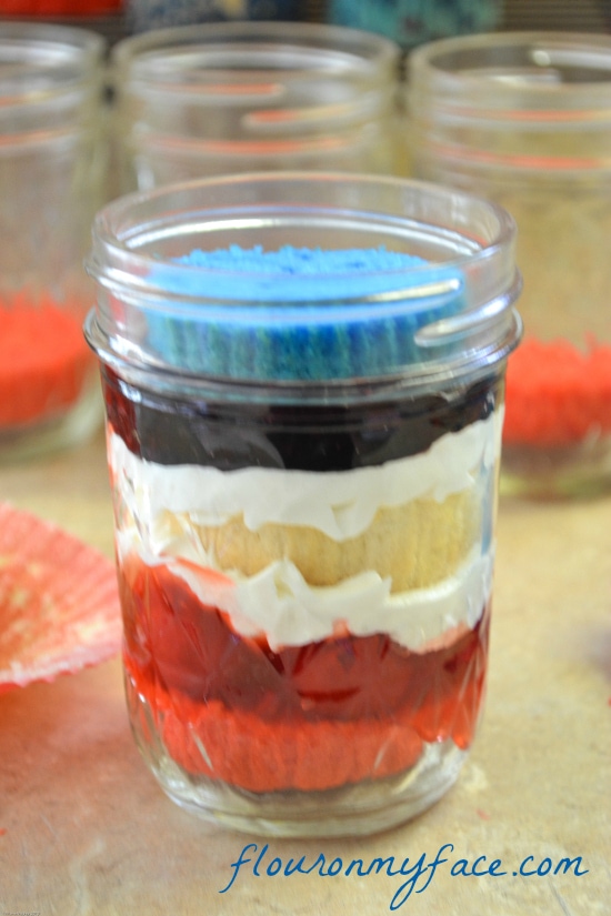 cupcakes in a jar, berry, pie filling, berrylicious cupcakes, All You Magazine