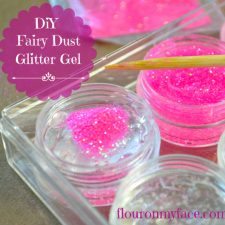 DIY Fairy Dust Glitter Gel-Flour On My Face