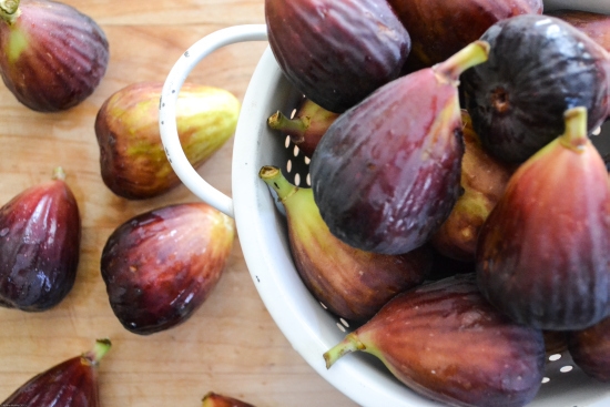 fresh brown turkey figs make a delicious Fig Preserves. Get canning with those plump sweet fresh figs via flouronmyface.com