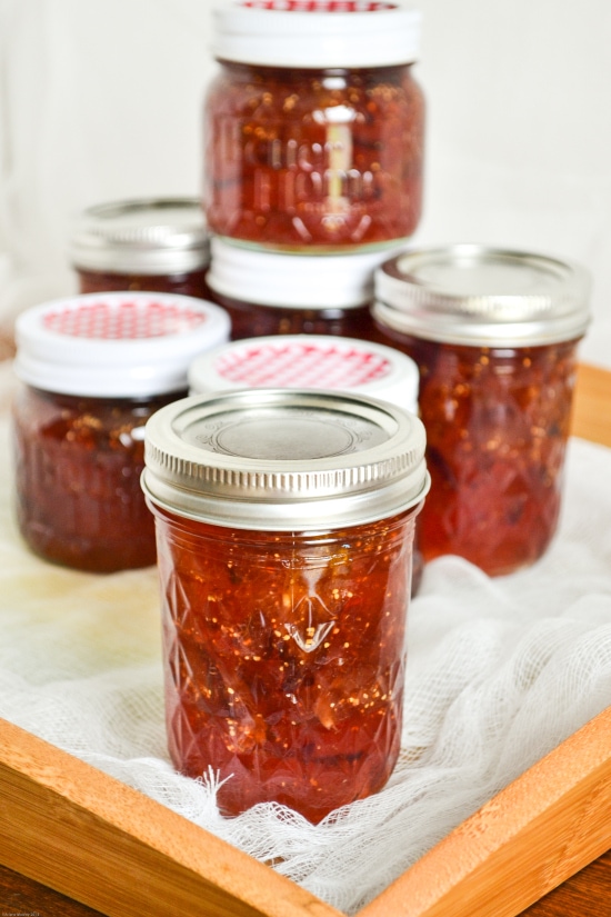 Homemade Fig Preserves recipe from flouronmyface.com