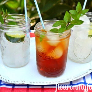 How to make the best Sweet Iced Tea via flouronmyface.com