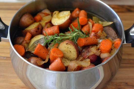 oven roasted pot roast, cooking in a dutch oven, Farberware cookware, easy pot roast