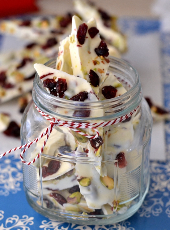 Pistachio Cranberry Bark, Holiday Bark recipes, dried cranberry recipes, easy christmas candy recipes, homemade holiday recipes, easy Christmas gifts, cheap Christmas gifts