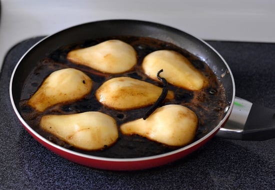 How to poach pears, Balsamic Poached Pears, cinnamon, 