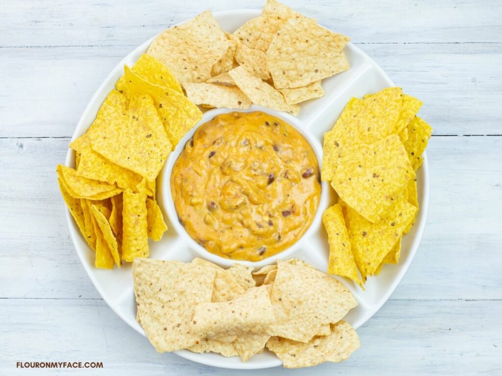 Easy Crock Pot Cheesy Chili DipFlour On My Face