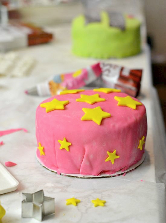 pink fondant covered cake, Cake Boss fondant decorating, 