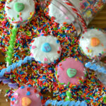 Valentines Day Oreo Cookie Pops by flouronmyface.com