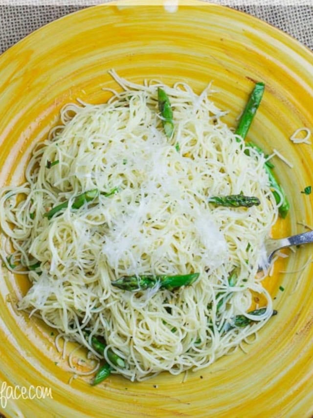 Garlic Pasta with Asparagus