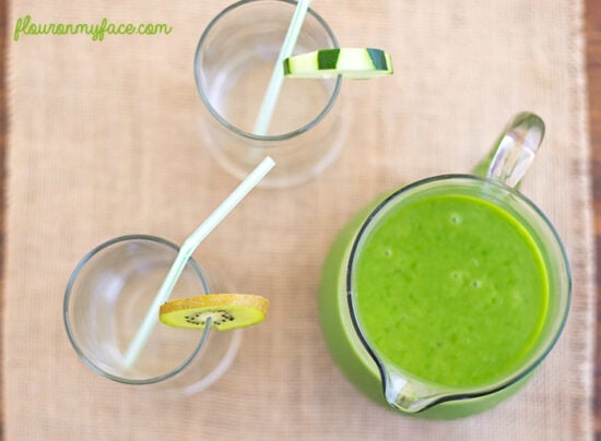 kiwi-cucumber-smoothie-recipe-flour-on-my-face