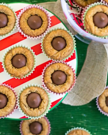 Easy Peanut Butter Blossom Cookies recipe via flouronmyface.com