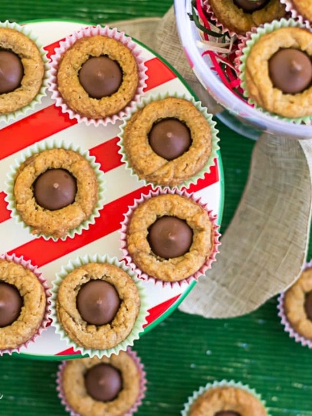 Easy Peanut Butter Blossom Cookies