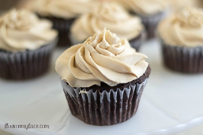 Kahlua Buttercream Frosting Recipe via flouronmyface.com