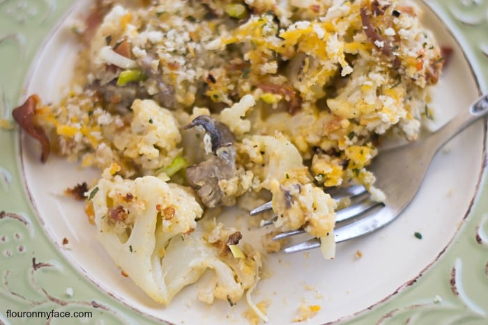Enjoy this cheesy and spicy Cauliflower, Leek and Mushroom Casserole recipe. It has a nice little unexpected spicy flavor from the added red pepper for a nice little kick via flouronmyface.com