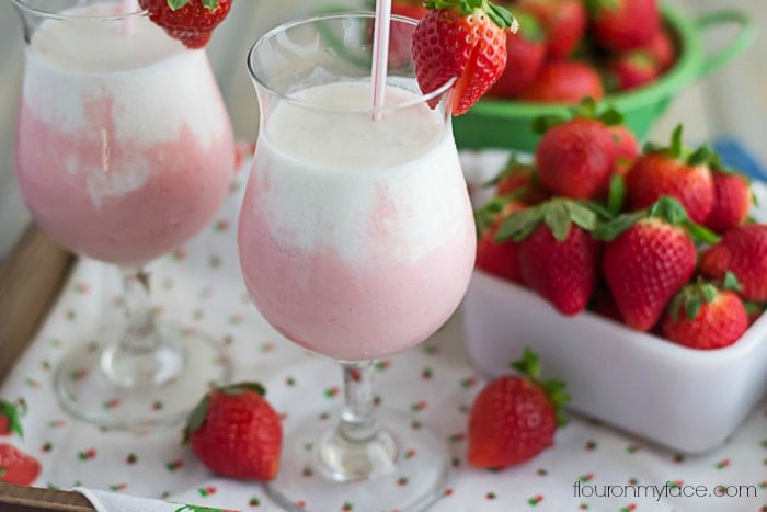 Layered Strawberry and Cream Smoothie recipe via flouronmyface.com
