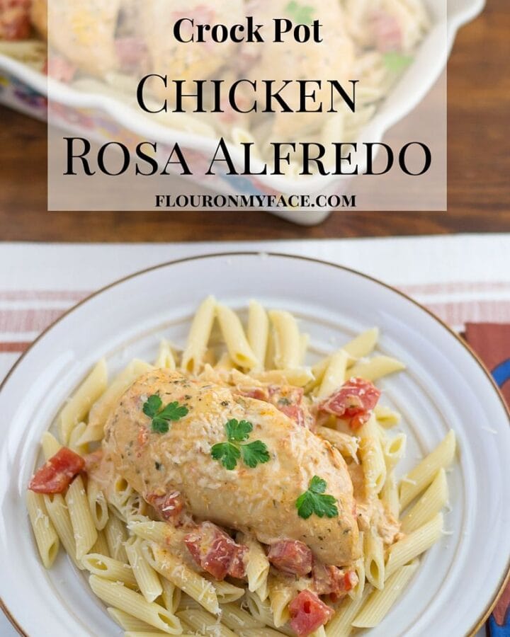 Crockpot recipe: Crock Pot Chicken Rosa Alfredo recipe via flouronmyface.com