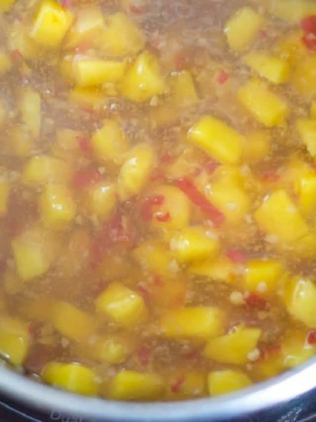 Homemade Sweet Chili Mango Sauce