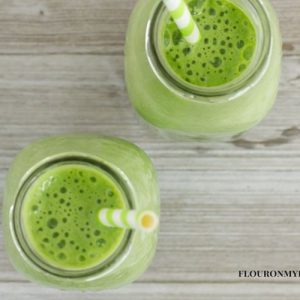 Green Smoothie recipe made with frozen pineapple via flouronmyface.com