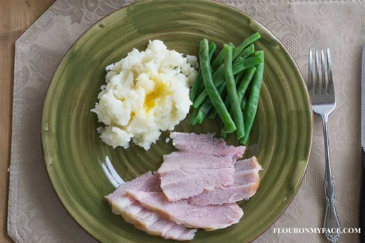 Holiday Baked Brown Sugar Pineapple Glazed Ham with mashed potatoes, fresh green beans for Thanksgiving or Christmas dinner via flouronmyface.com
