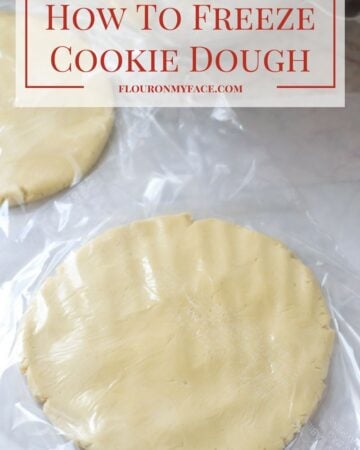 How to freeze cookie dough so you can get a jump start on your Christmas sugar cookie baking this holiday baking season via flouronmyface.com