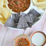 Roasted Tomato Tomatillo Salsa recipe via flouronmyface.com