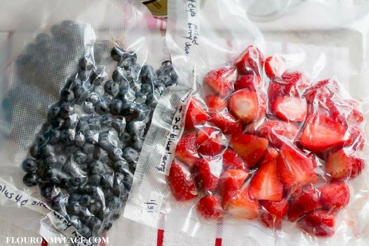 How To Freeze Berries for Jam via flouronmyface.com