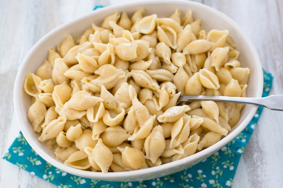 Instant Pot Gouda Mac and Cheese Flour On My Face