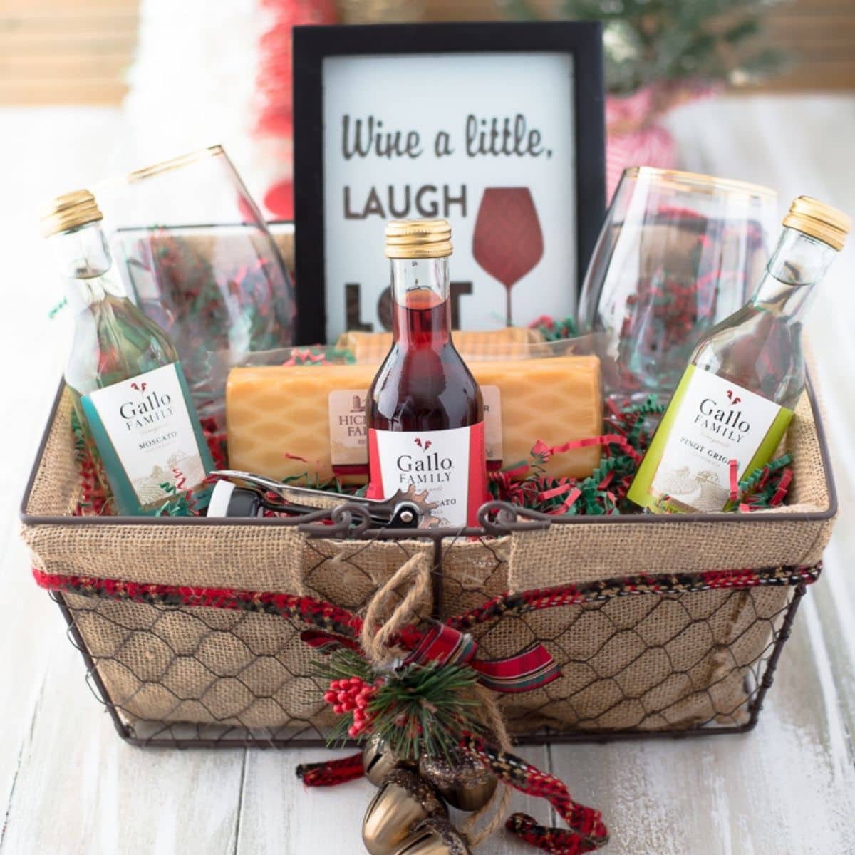 https://flouronmyface.com/wp-content/uploads/2017/12/wine-gift-basket.jpg