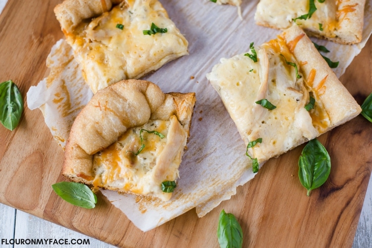 Crock Pot Chicken Alfredo Pizza recipe Crock Pot Chicken Alfredo Pizza recipe