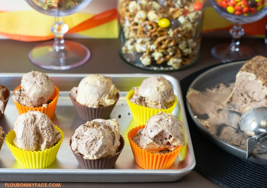 Directions showing how to make Reese's Ice Cream Cupcakes by filling silicone cupcake molds.