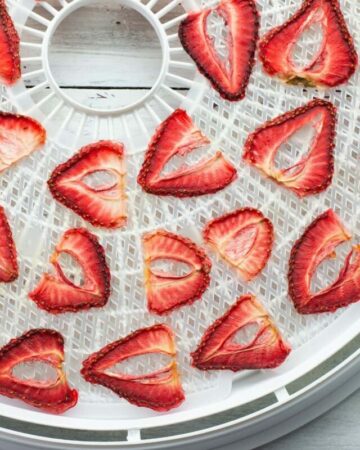 cropped-how-to-dehydrate-strawberries-1.jpg