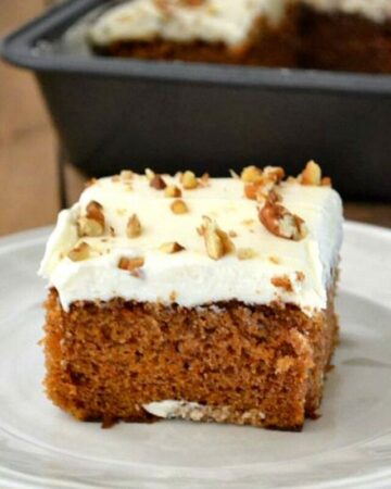 cropped-old_fashioned_carrot_cake.jpg