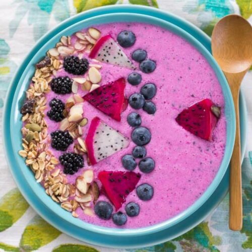 Dragon Fruit Smoothie Bowl - Flour On My Face