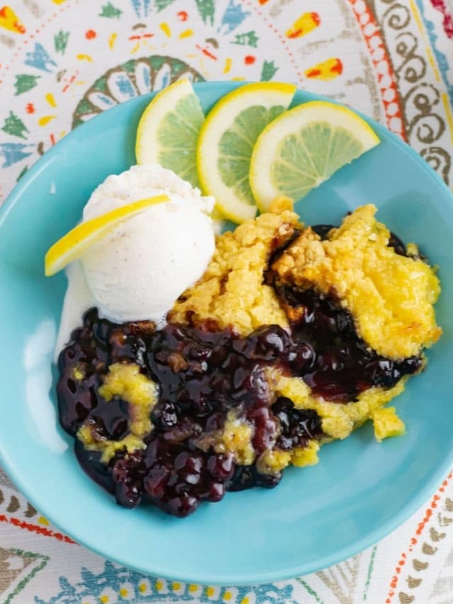 Crock Pot Blueberry Lemon Cake