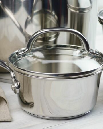 Small sauce pan with a lid.