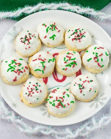 Italian Christmas Cookies on a holiday plate.