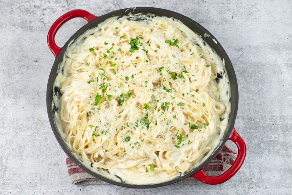 Olive Garden Alfredo Sauce Flour On My Face   Serving Copycat Olive Garden Alfredo 1024x683 