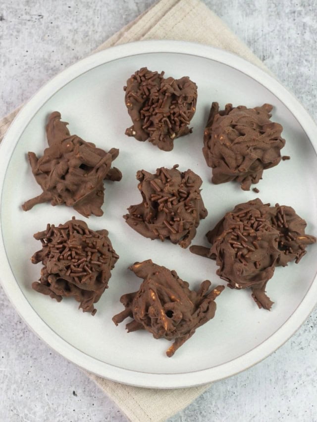 No Bake Chocolate Haystack Cookies