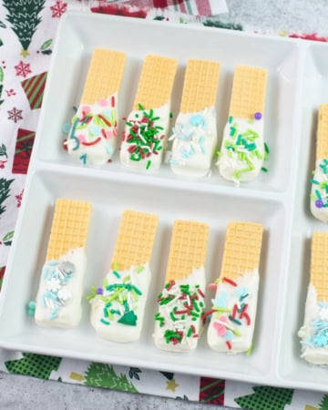 Vanilla Wafer Christmas cookies on a serving tray.