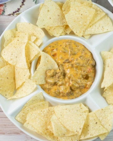 cropped-crock_pot_cheese_hamburger_dip_with_chips.jpg