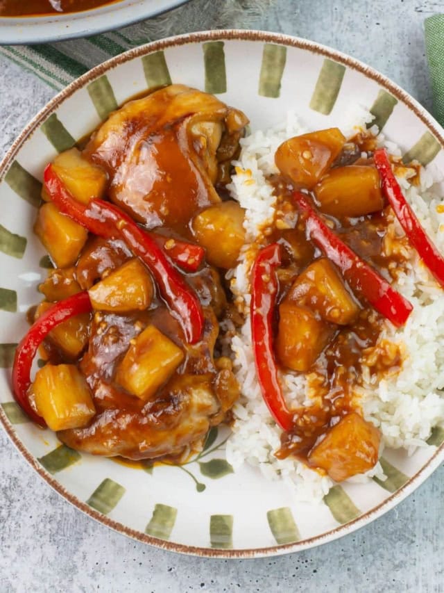 Hawaiian BBQ Chicken and Pineapple Rice Bowls